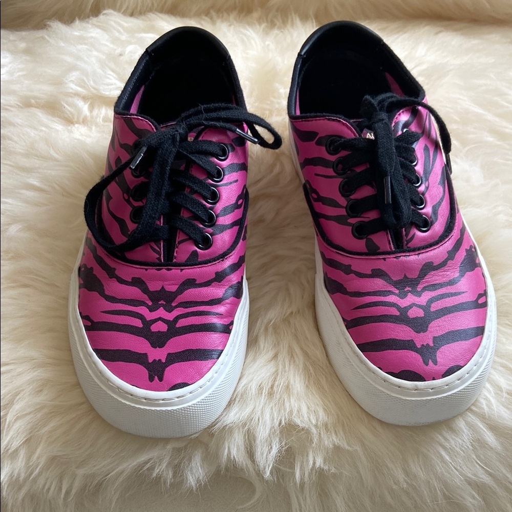 Saint Laurent zebra sneaker 37 1/2